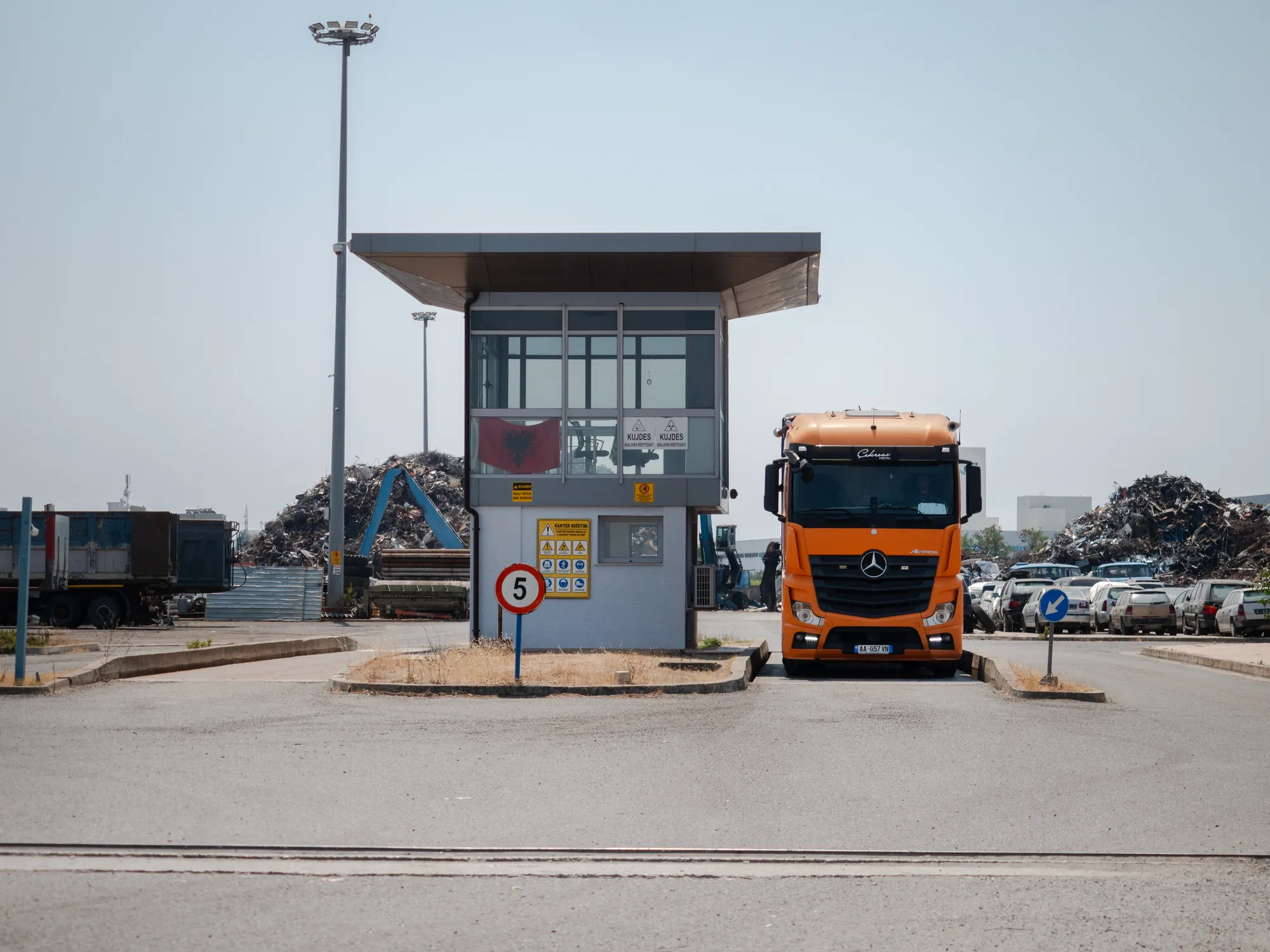 Logjistikë Çekrezi Metal